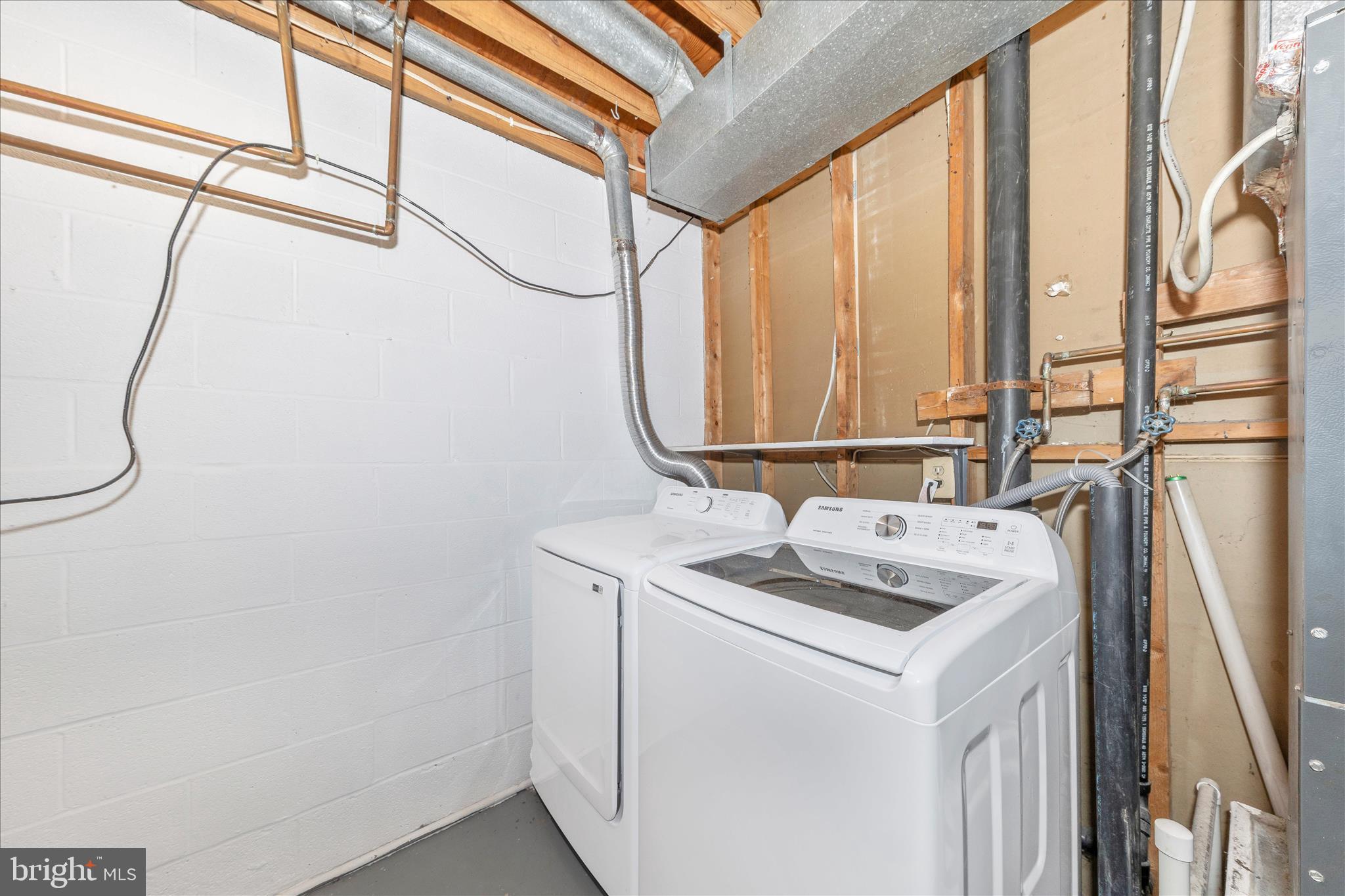 GUNNERS LAKE VILLAGE - Residential