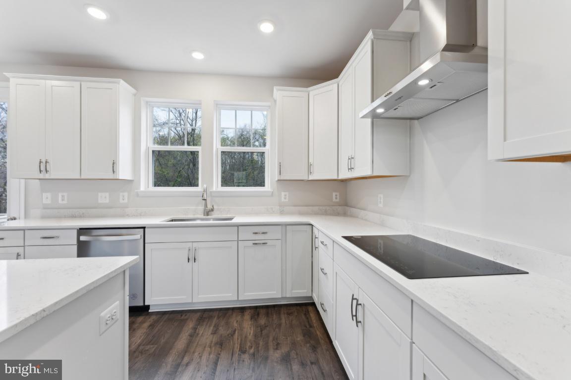 DAMASCUS VILLAGE - Residential