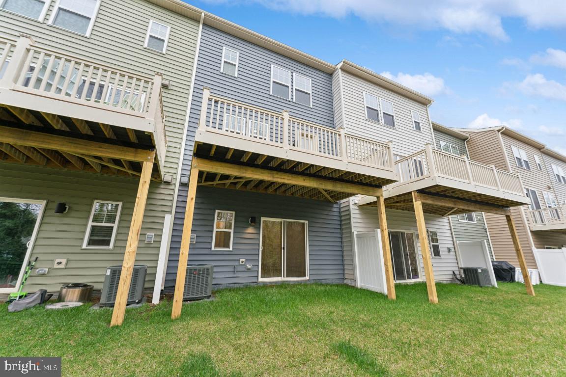 DAMASCUS VILLAGE - Residential