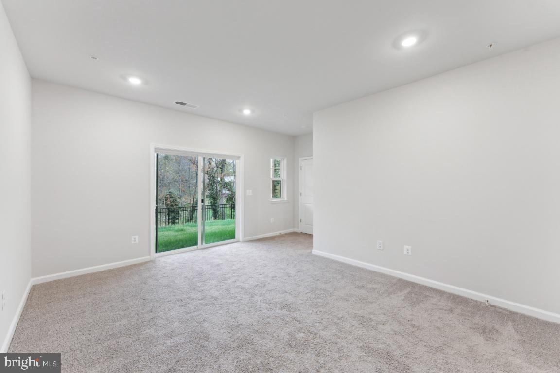 DAMASCUS VILLAGE - Residential