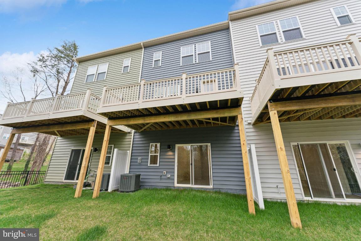 DAMASCUS VILLAGE - Residential