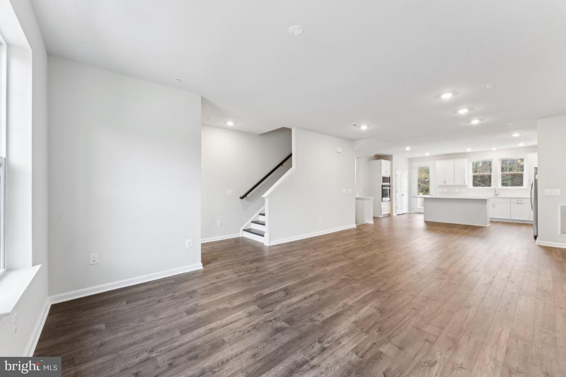 DAMASCUS VILLAGE - Residential