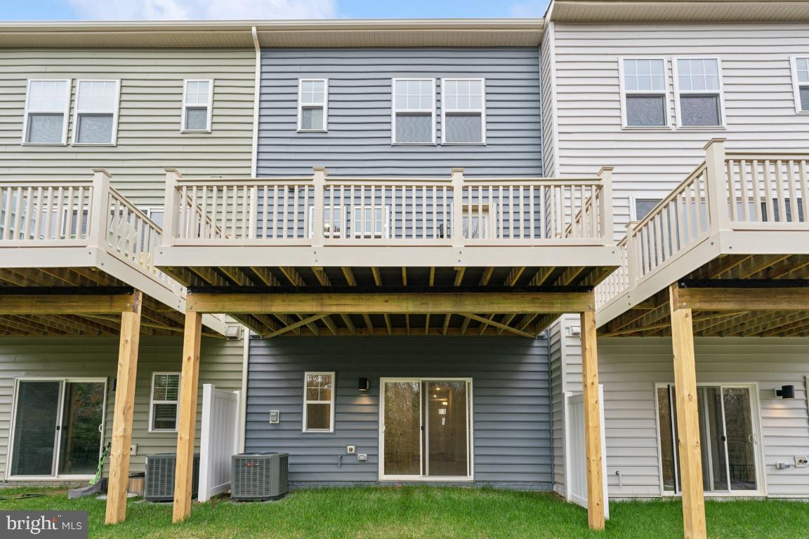 DAMASCUS VILLAGE - Residential