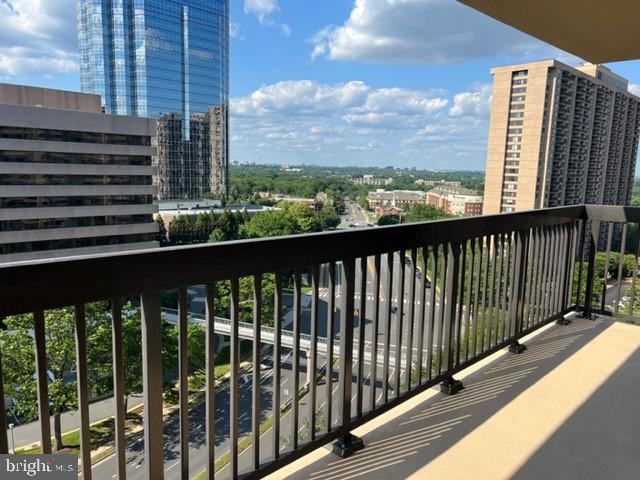 SKYLINE HOUSE - Residential Lease