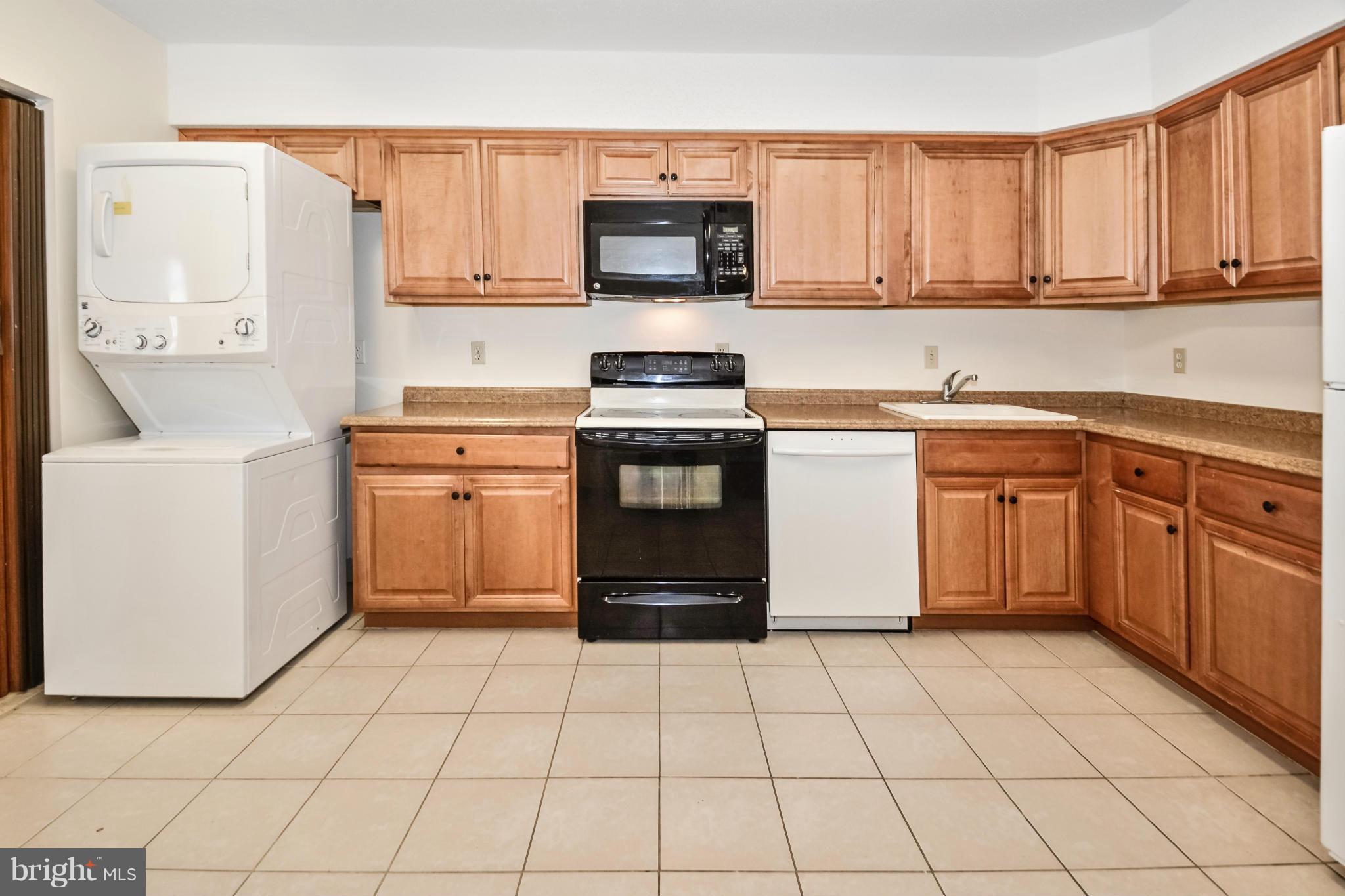 SKYLINE HOUSE - Residential Lease