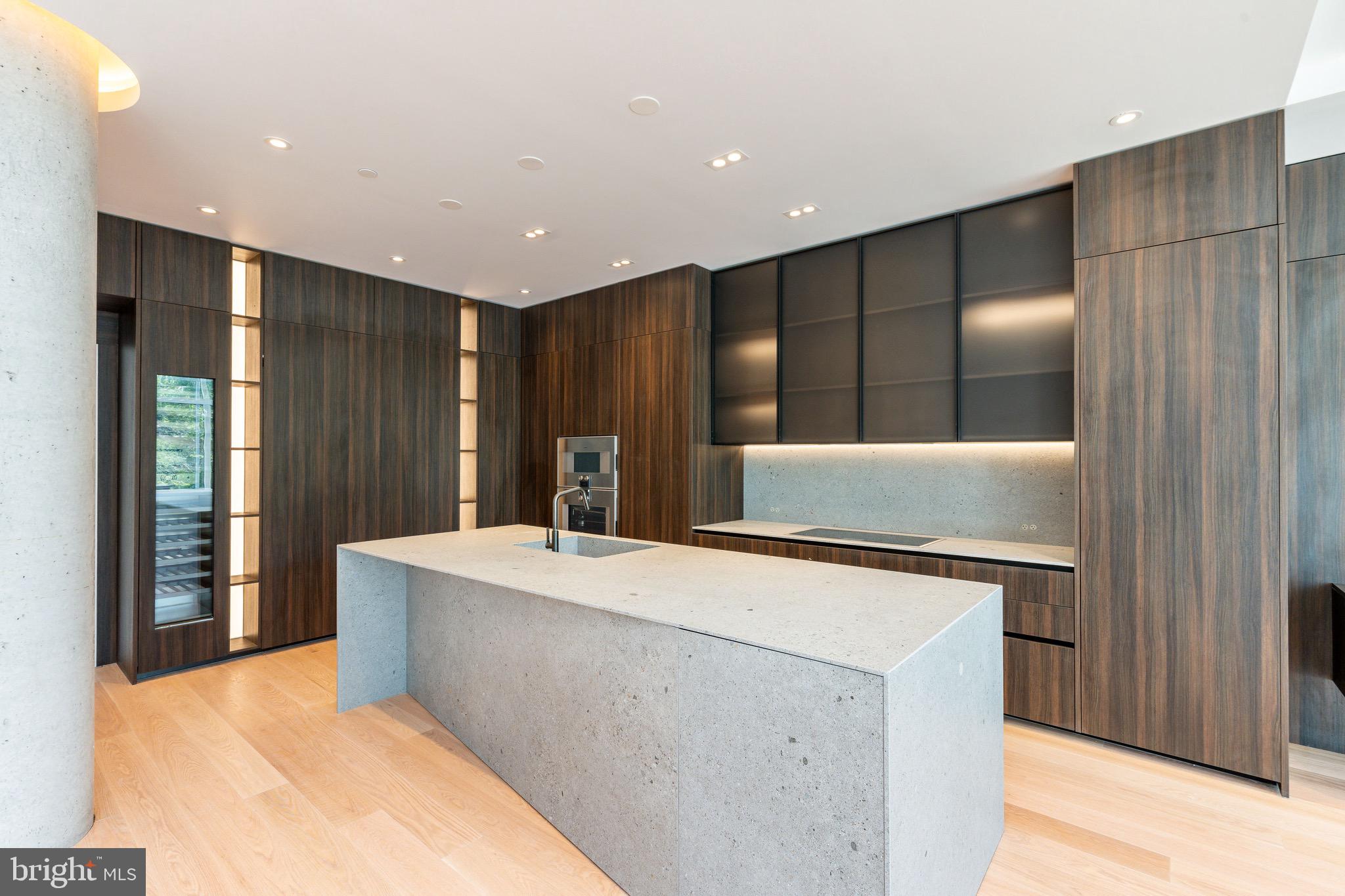 WASHINGTON SQ - Residential