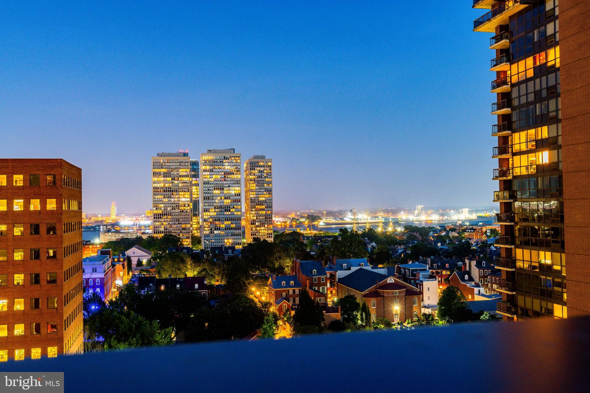 Philadelphia, Pennsylvania 19106, United States, 5 Bedrooms Bedrooms, ,6 BathroomsBathrooms,Residential,Active,119105