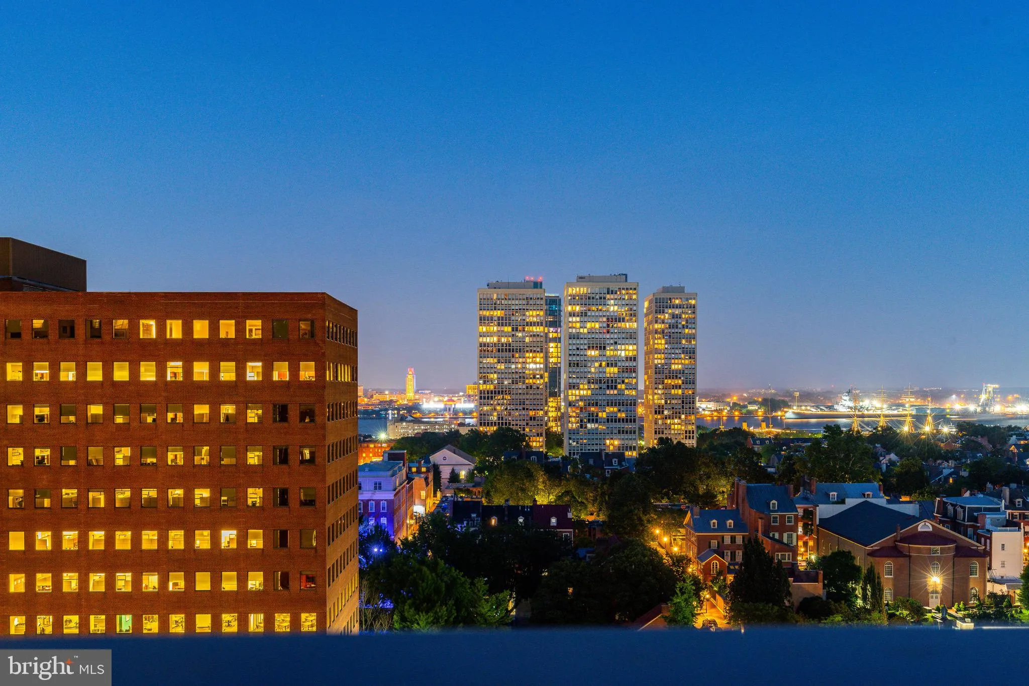 Philadelphia, Pennsylvania 19106, United States, 5 Bedrooms Bedrooms, ,6 BathroomsBathrooms,Residential,Active,119105