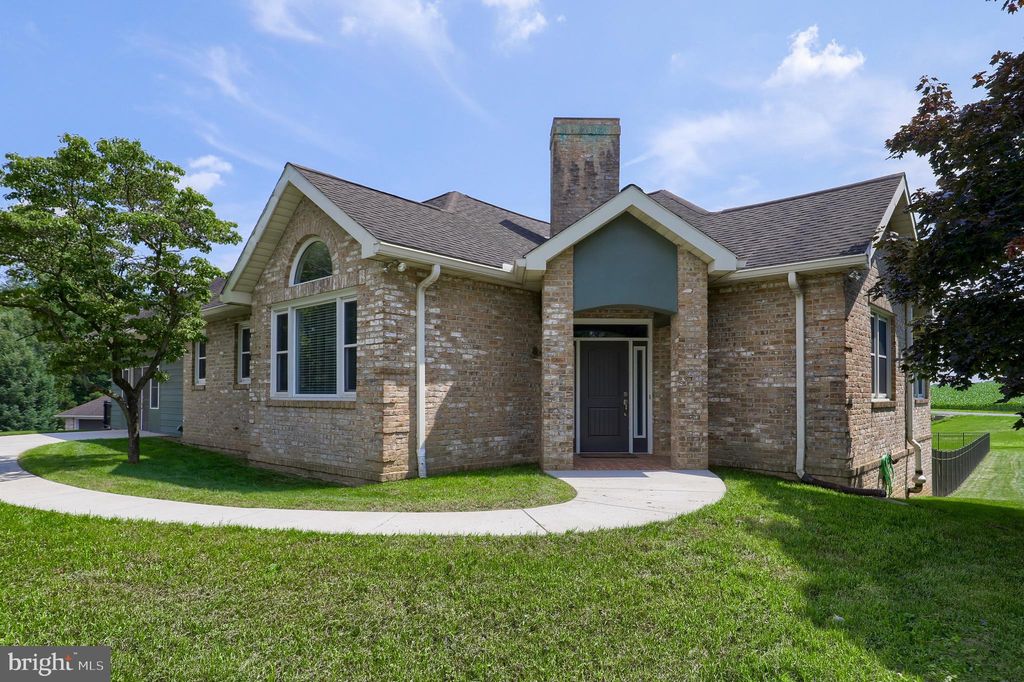 Photo of 1001 SHADOWSTONE DR, LANCASTER, PA 17603 (MLS # PALA2037438)