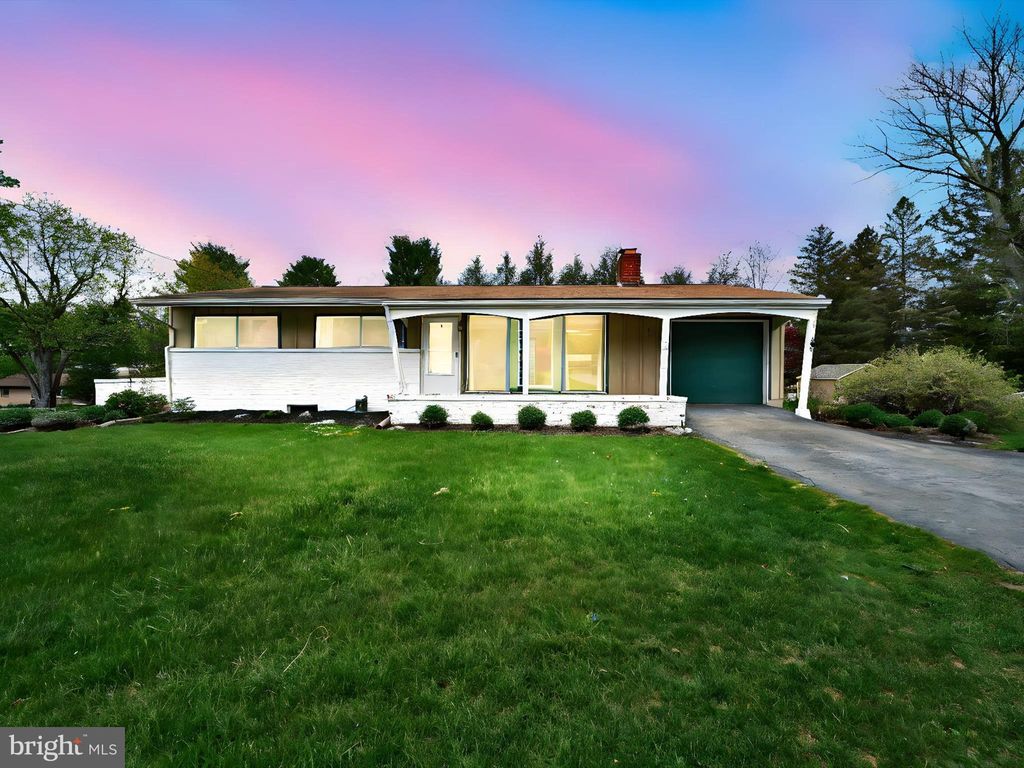 Photo of 601 Valley Road, LANCASTER, PA 17601 (MLS # PALA2068944)