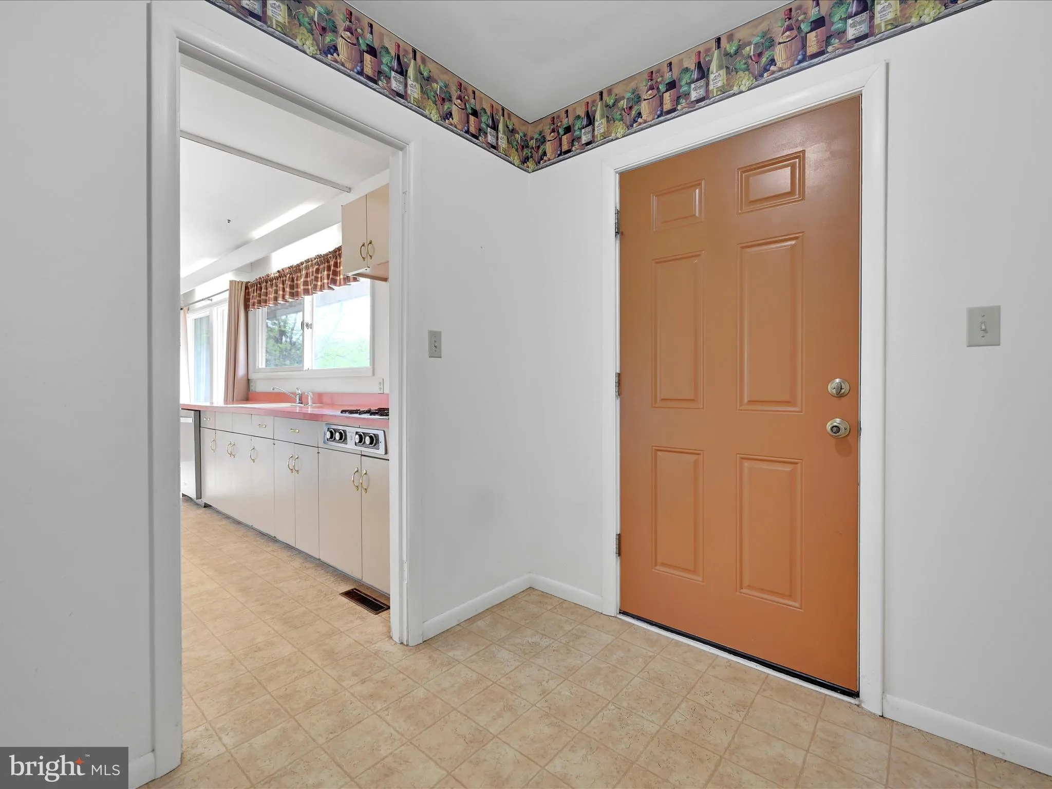 Lancaster, Pennsylvania 17601, United States, 3 Bedrooms Bedrooms, ,2 BathroomsBathrooms,Residential,Pending,118084