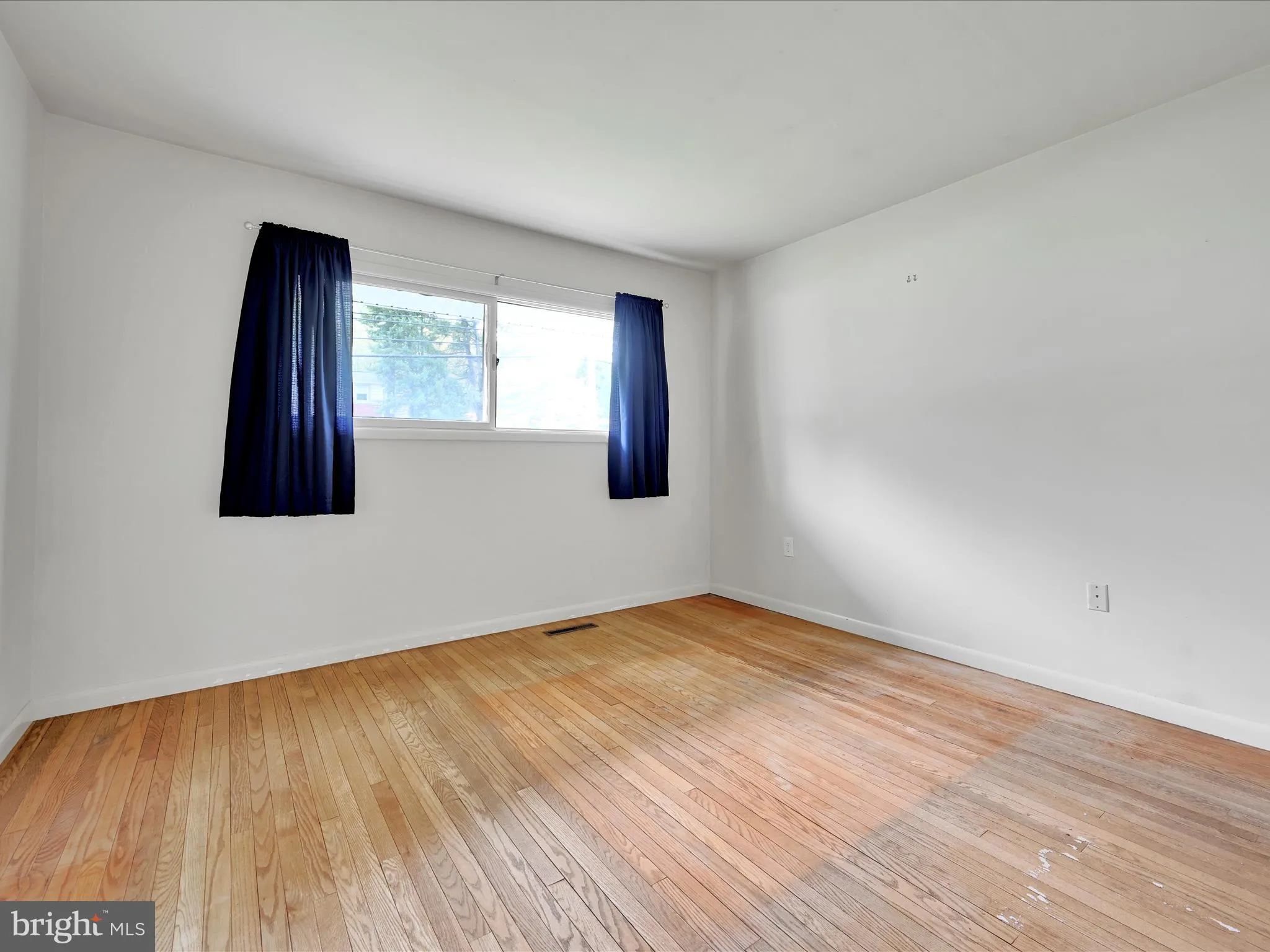 Lancaster, Pennsylvania 17601, United States, 3 Bedrooms Bedrooms, ,2 BathroomsBathrooms,Residential,Pending,118084