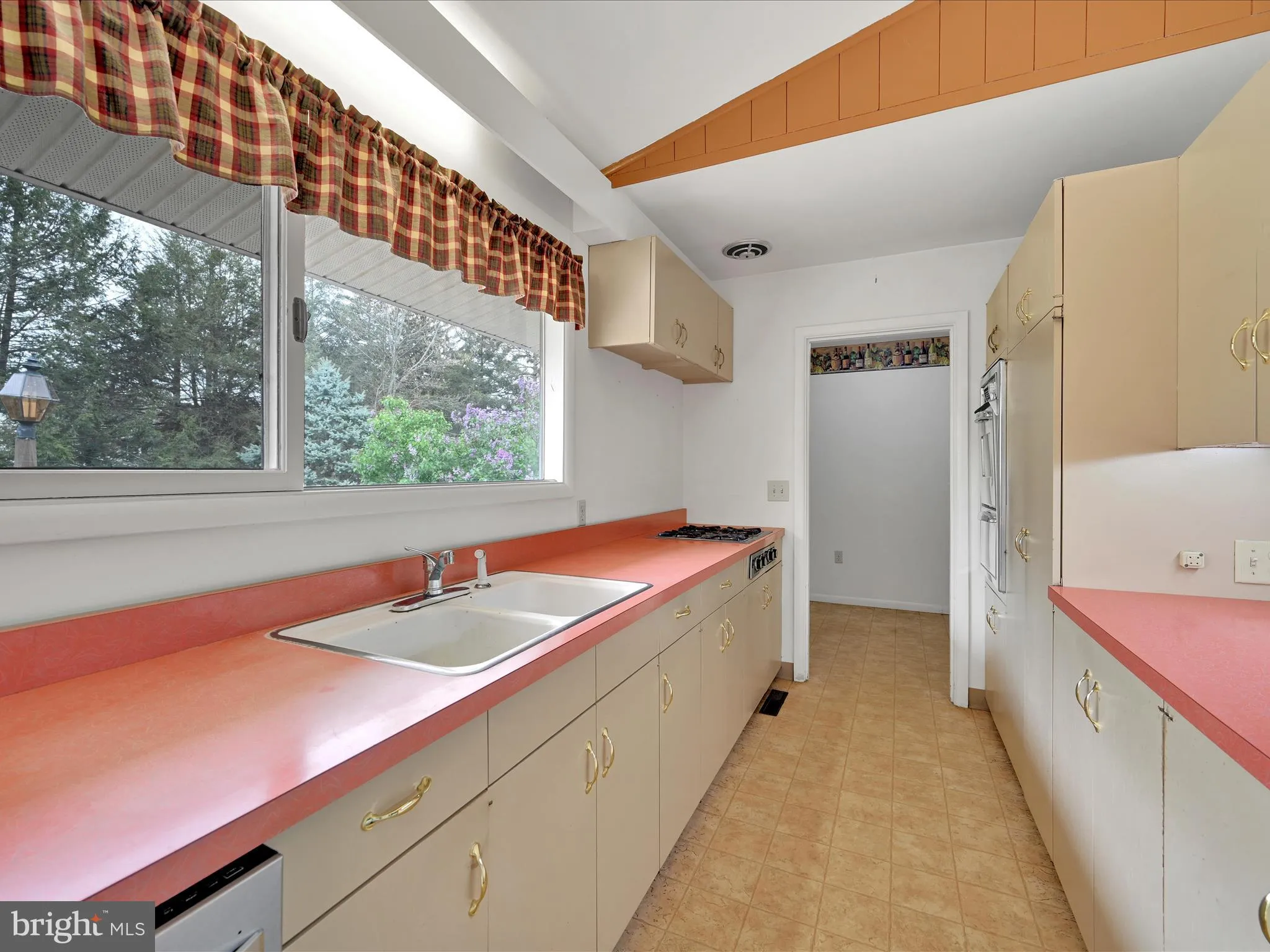 Lancaster, Pennsylvania 17601, United States, 3 Bedrooms Bedrooms, ,2 BathroomsBathrooms,Residential,Pending,118084