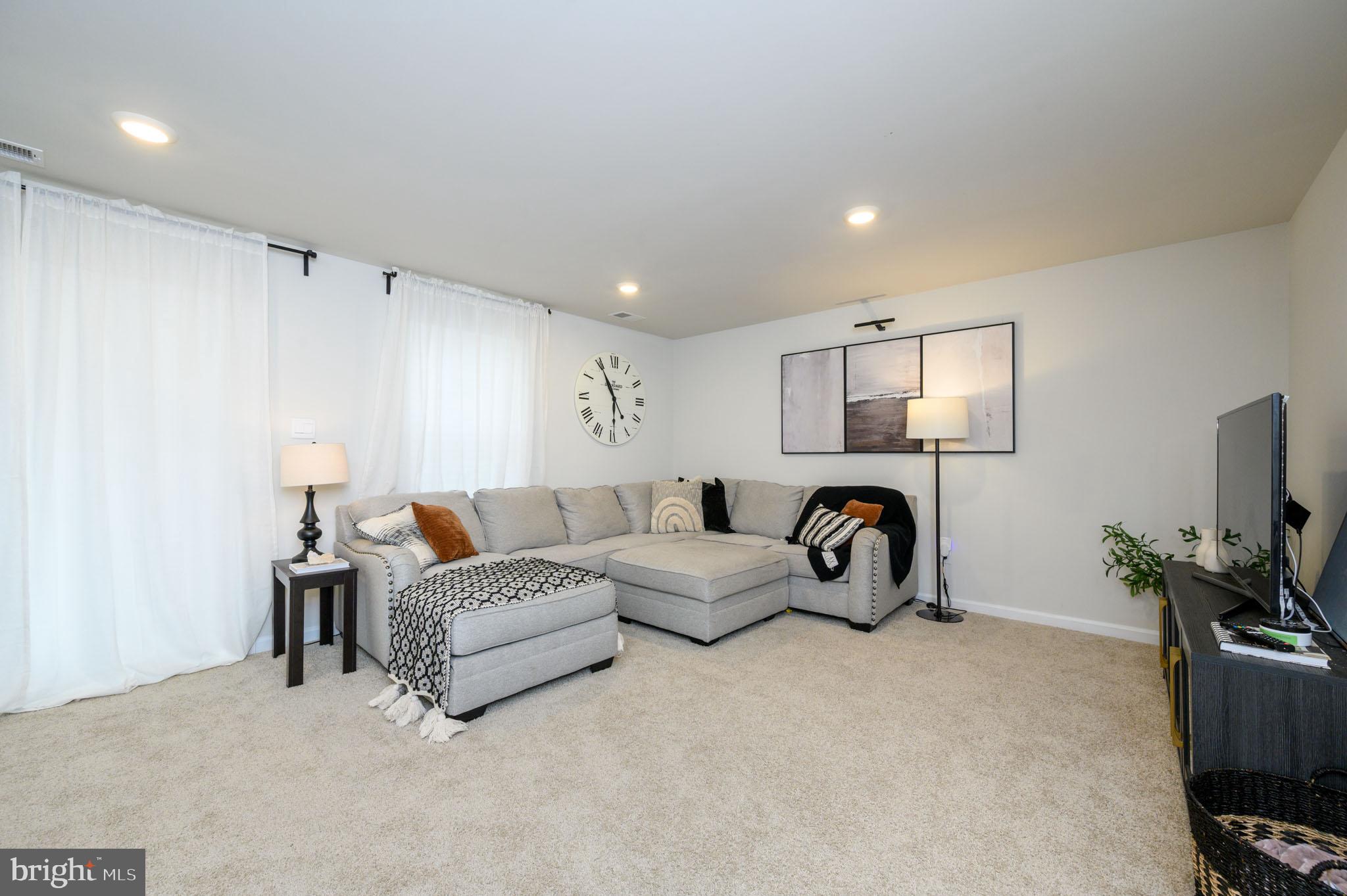 7 FOUNDRY BOULEVARD