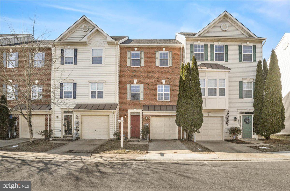 TWIN ARCH CROSSING - Residential