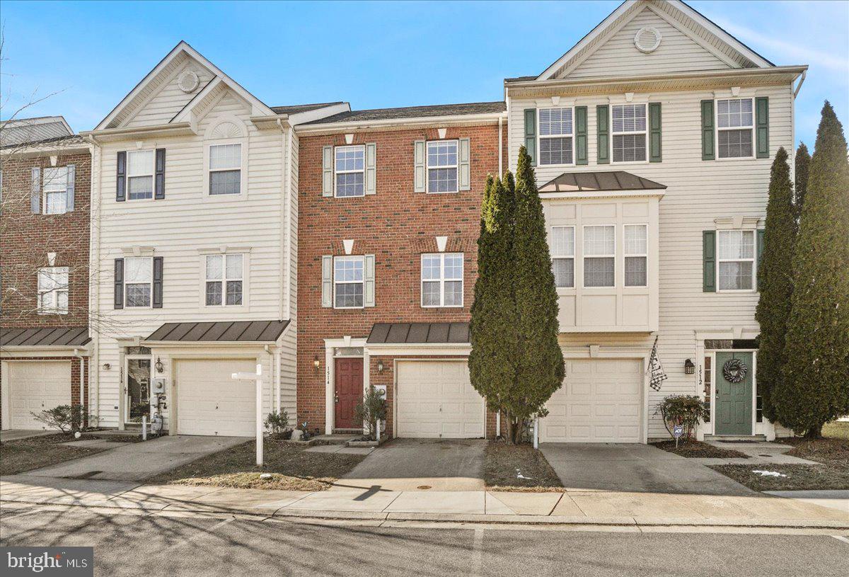 TWIN ARCH CROSSING - Residential