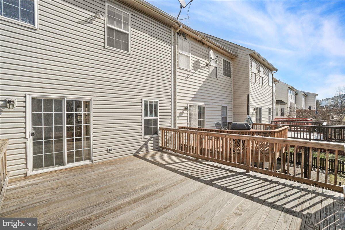 TWIN ARCH CROSSING - Residential