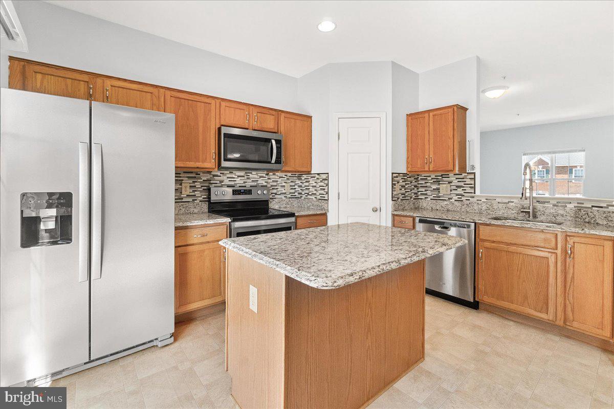 TWIN ARCH CROSSING - Residential