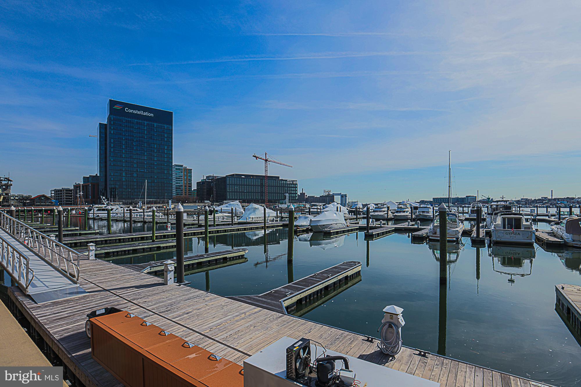 HARBOR EAST - Residential