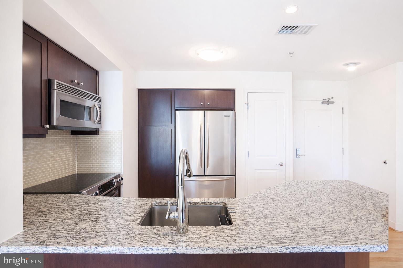 HARBOR EAST - Residential