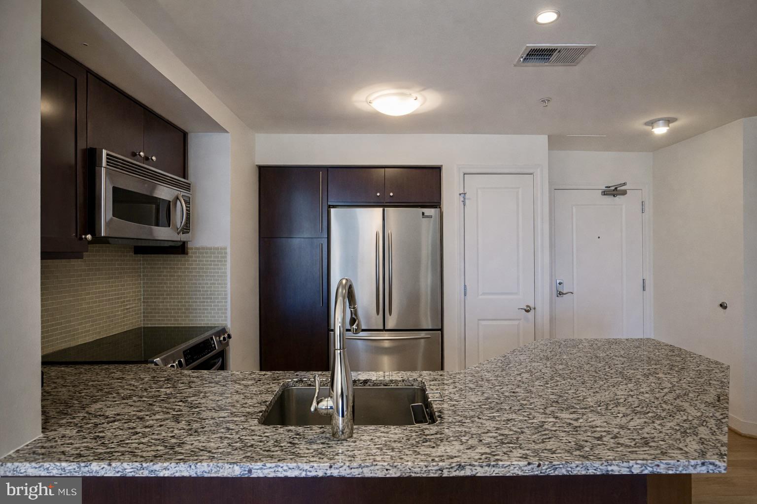 HARBOR EAST - Residential