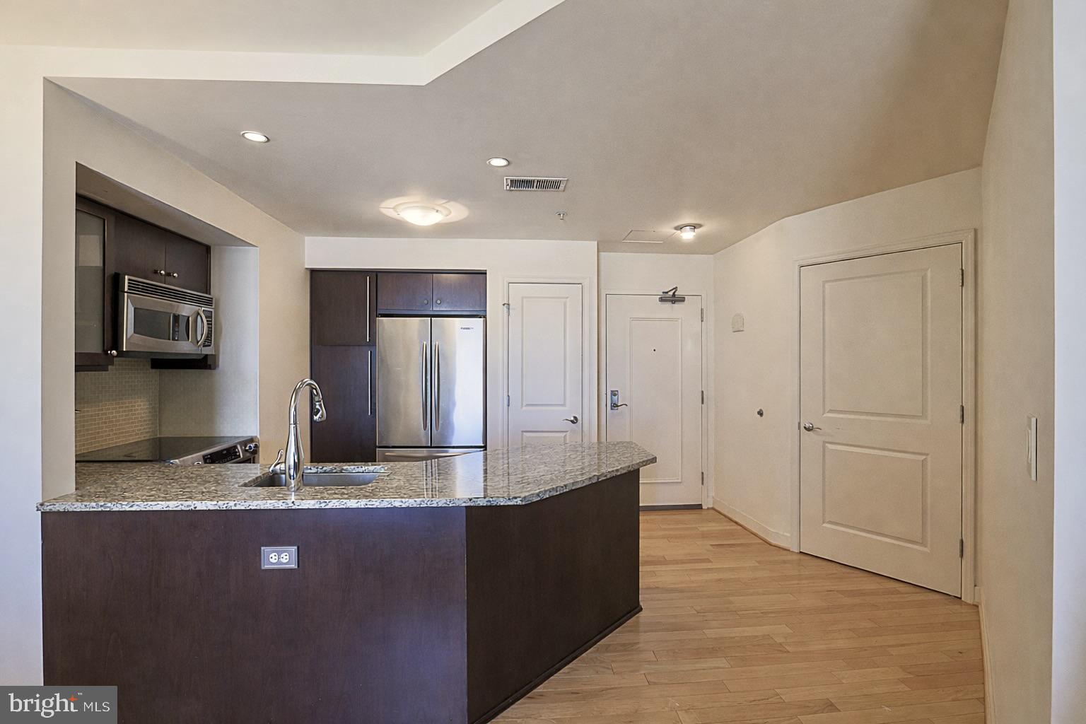 HARBOR EAST - Residential