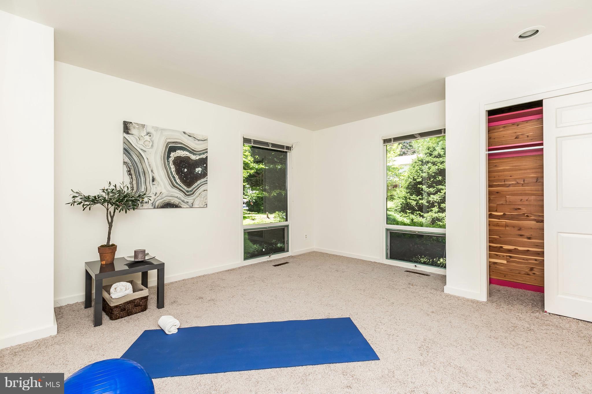 HOBBITS GLEN - Residential