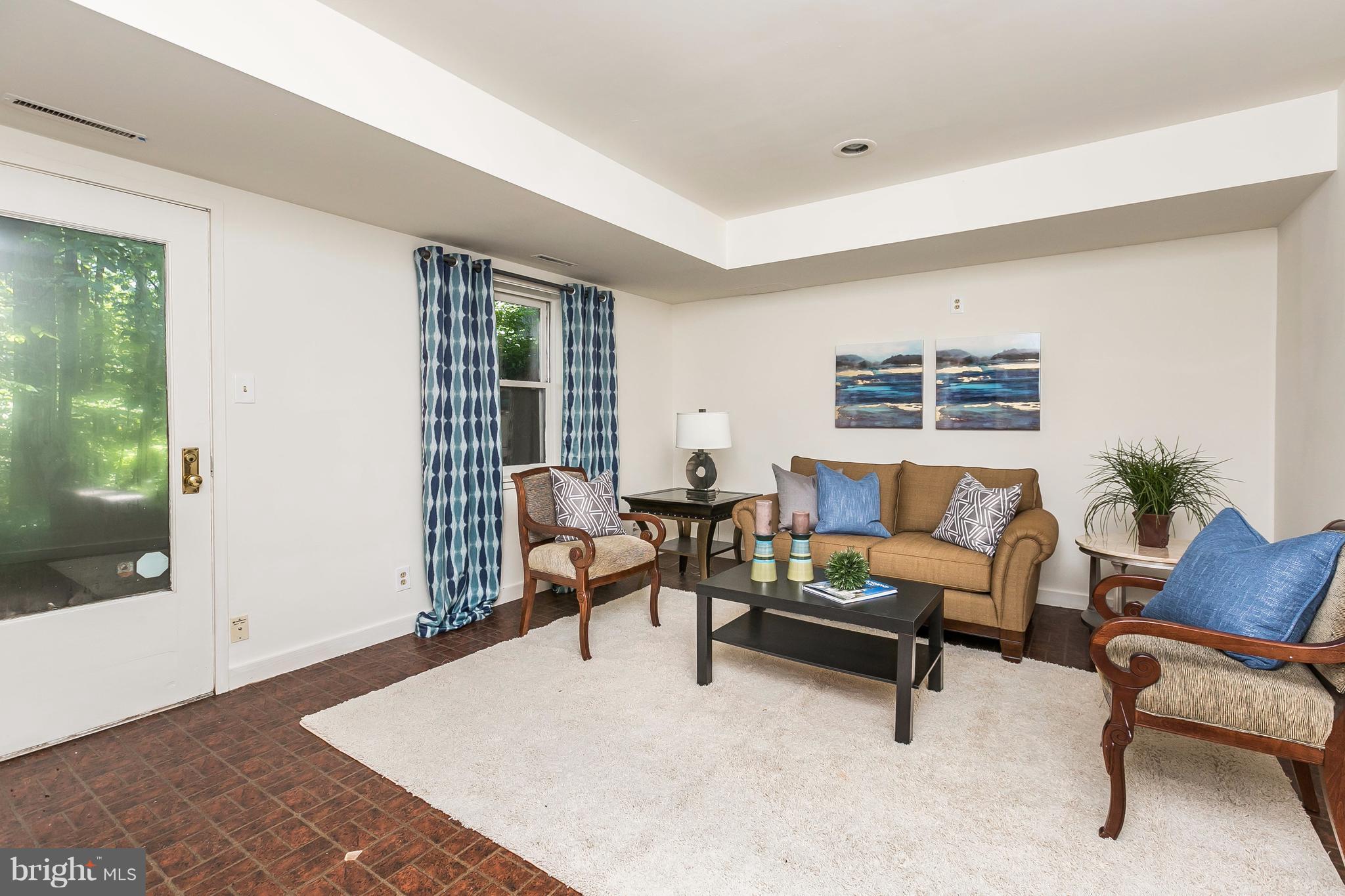 HOBBITS GLEN - Residential