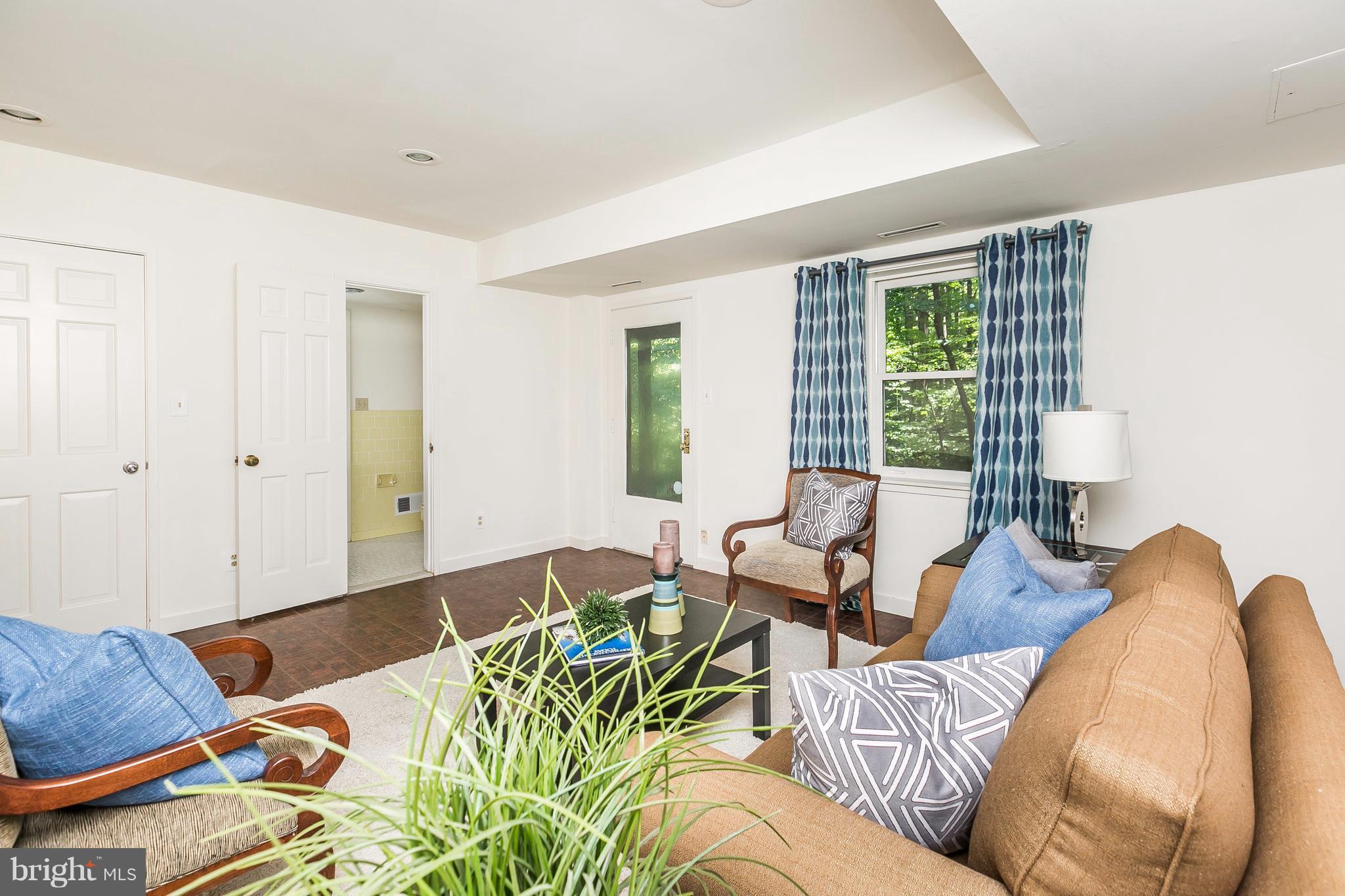 HOBBITS GLEN - Residential