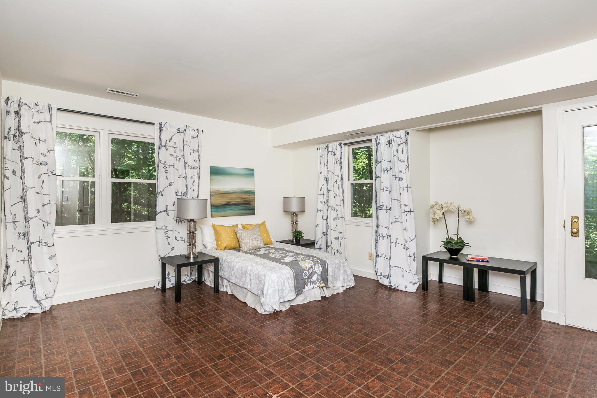 HOBBITS GLEN - Residential