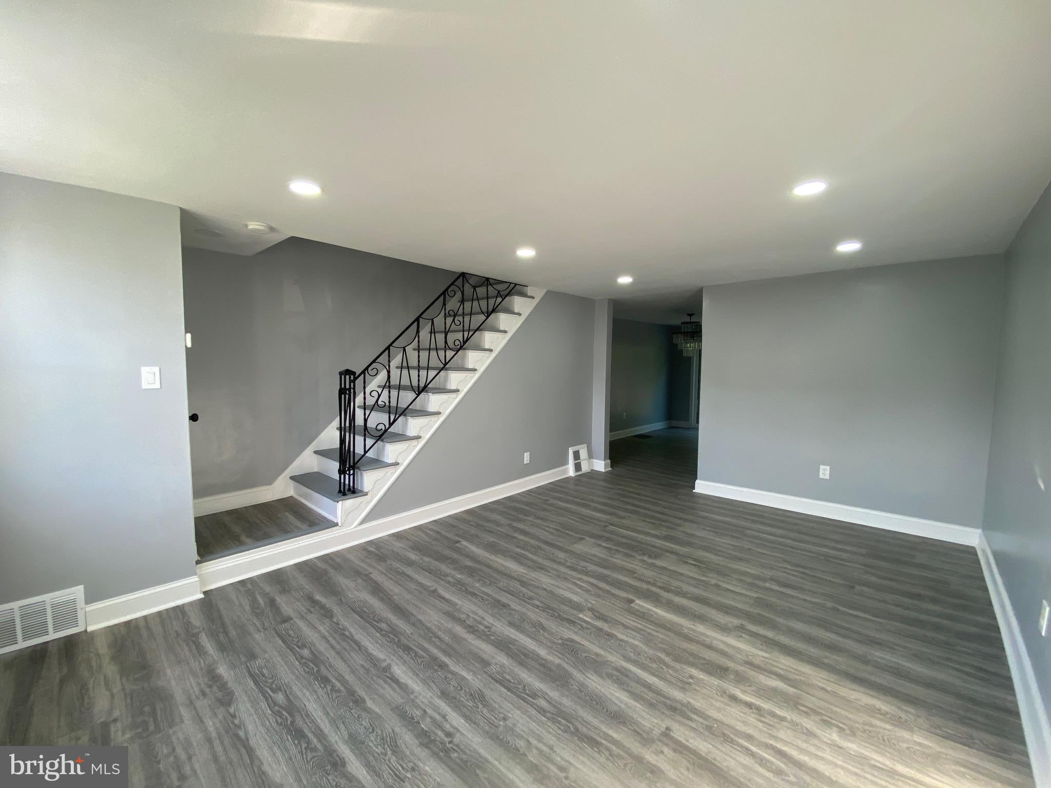 1213 CRESTVIEW ROAD