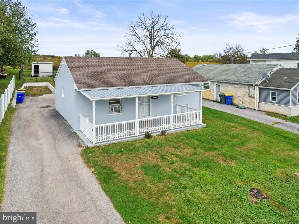 Photo of 3251 Alta Vista Road, DOVER, PA 17315 (MLS # PAYK2091248)