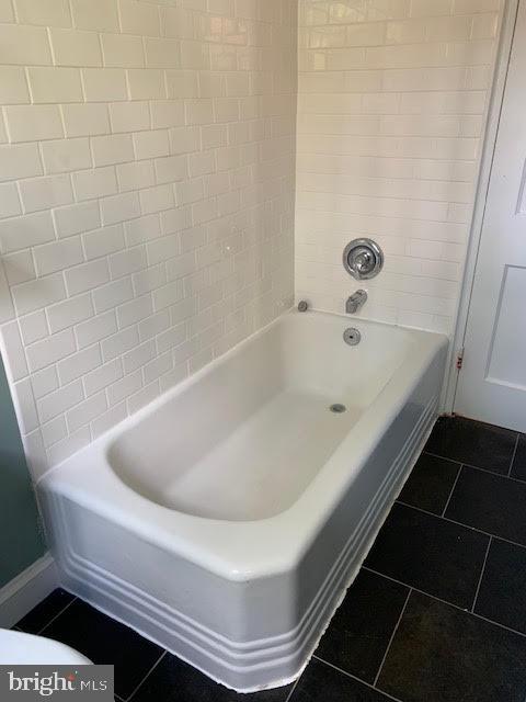 COMMONS OF ARLINGTON - Residential Lease