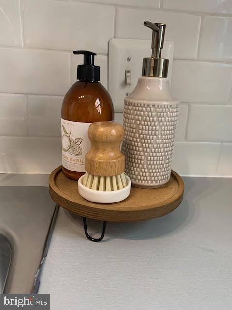 COMMONS OF ARLINGTON - Residential Lease