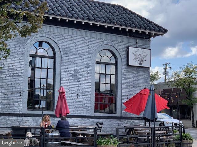 COMMONS OF ARLINGTON - Residential Lease