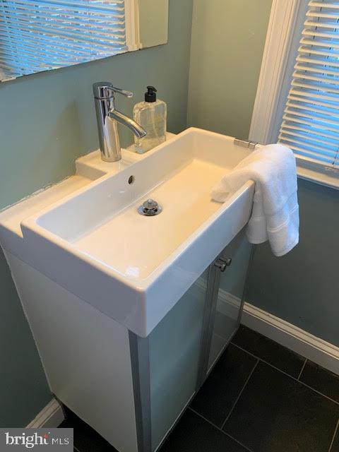 COMMONS OF ARLINGTON - Residential Lease