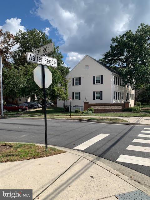 COMMONS OF ARLINGTON - Residential Lease