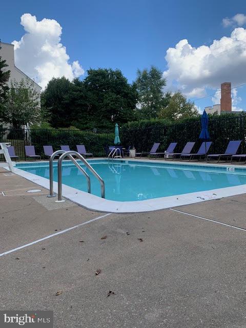 COMMONS OF ARLINGTON - Residential Lease