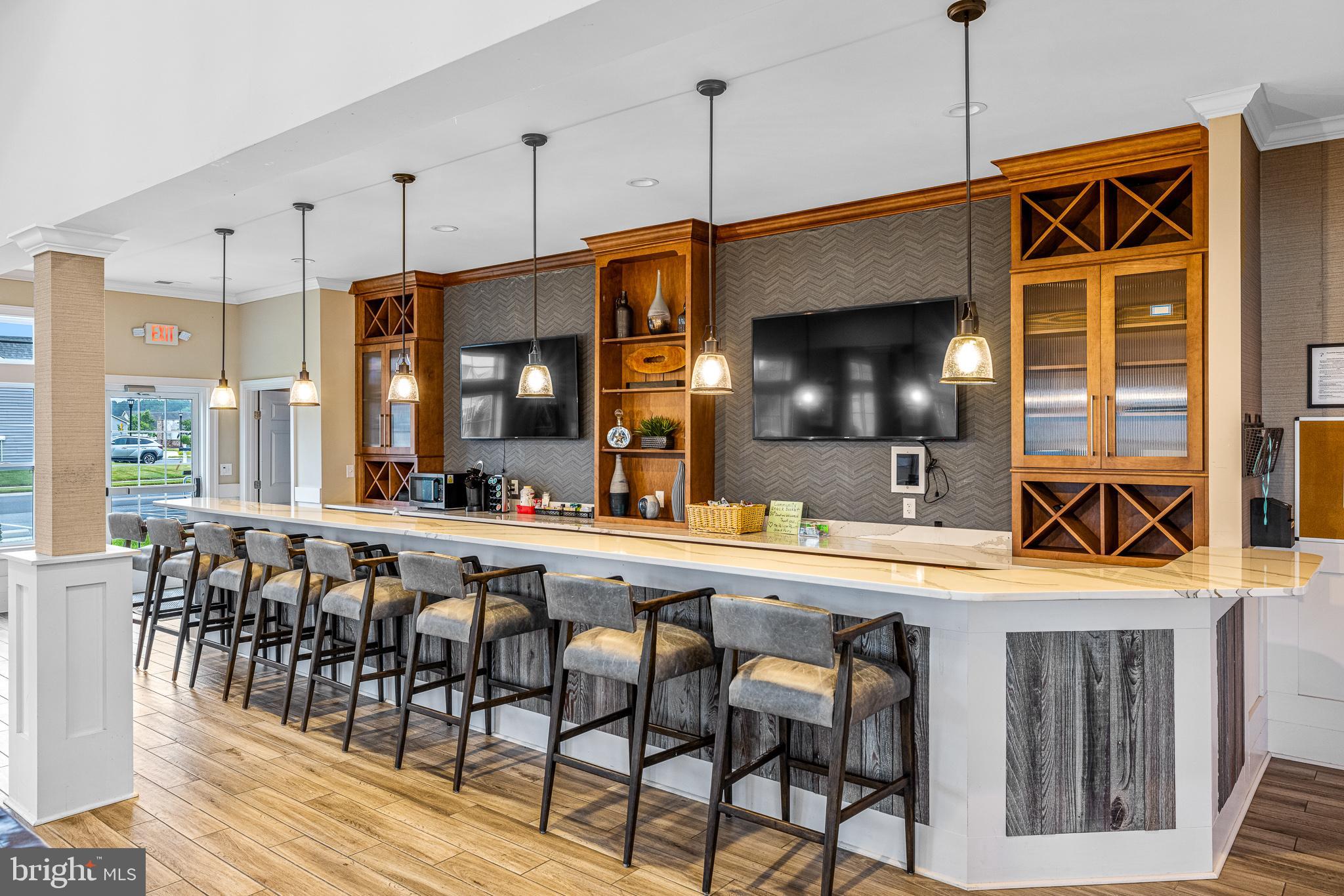 PELICAN POINT - Residential