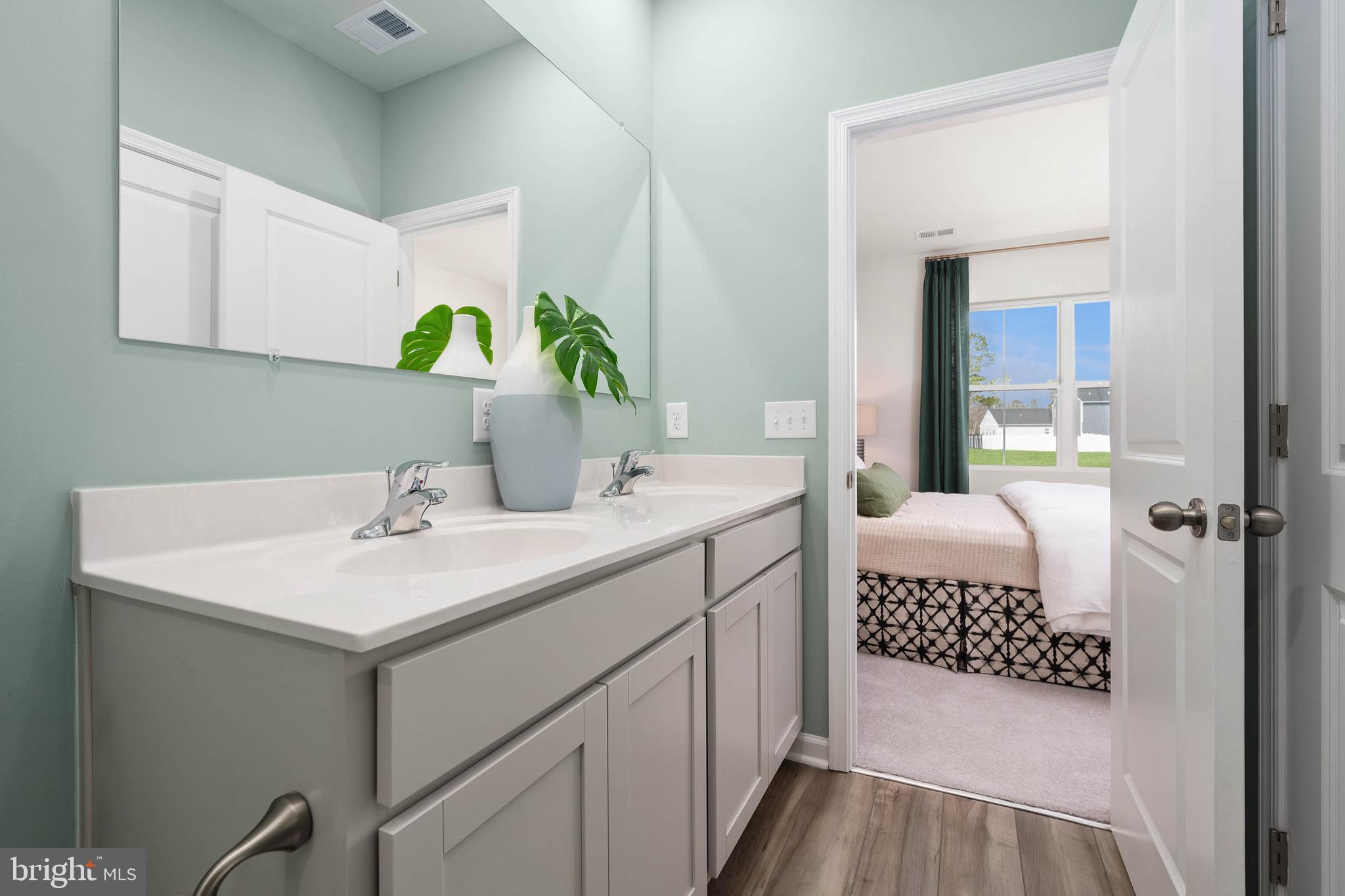 PELICAN POINT - Residential