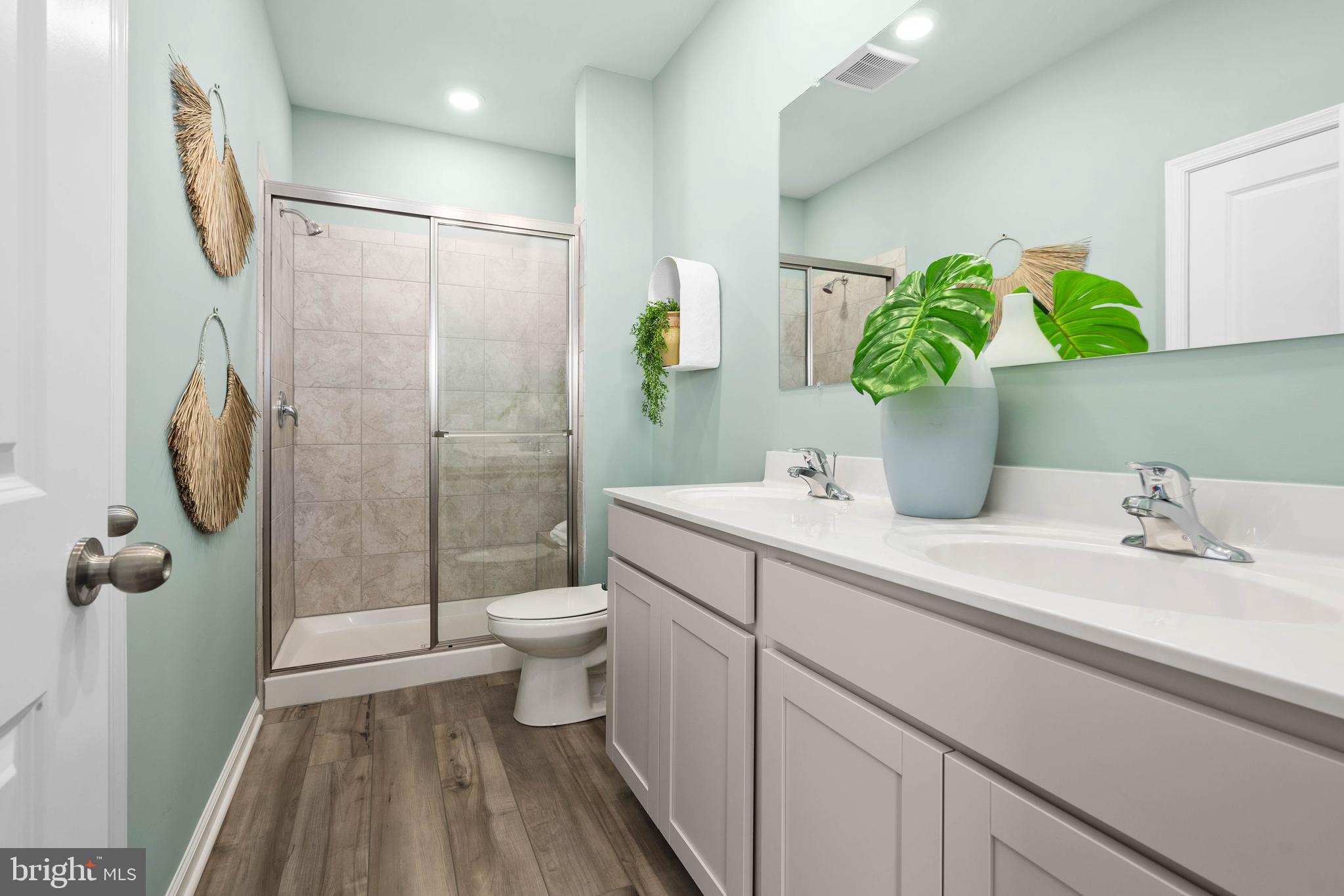 PELICAN POINT - Residential