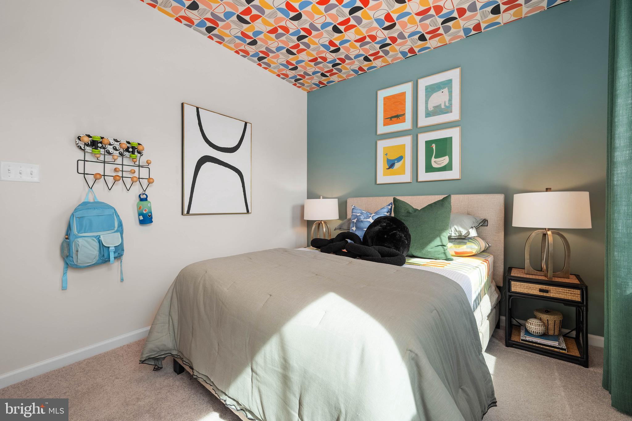 PELICAN POINT - Residential