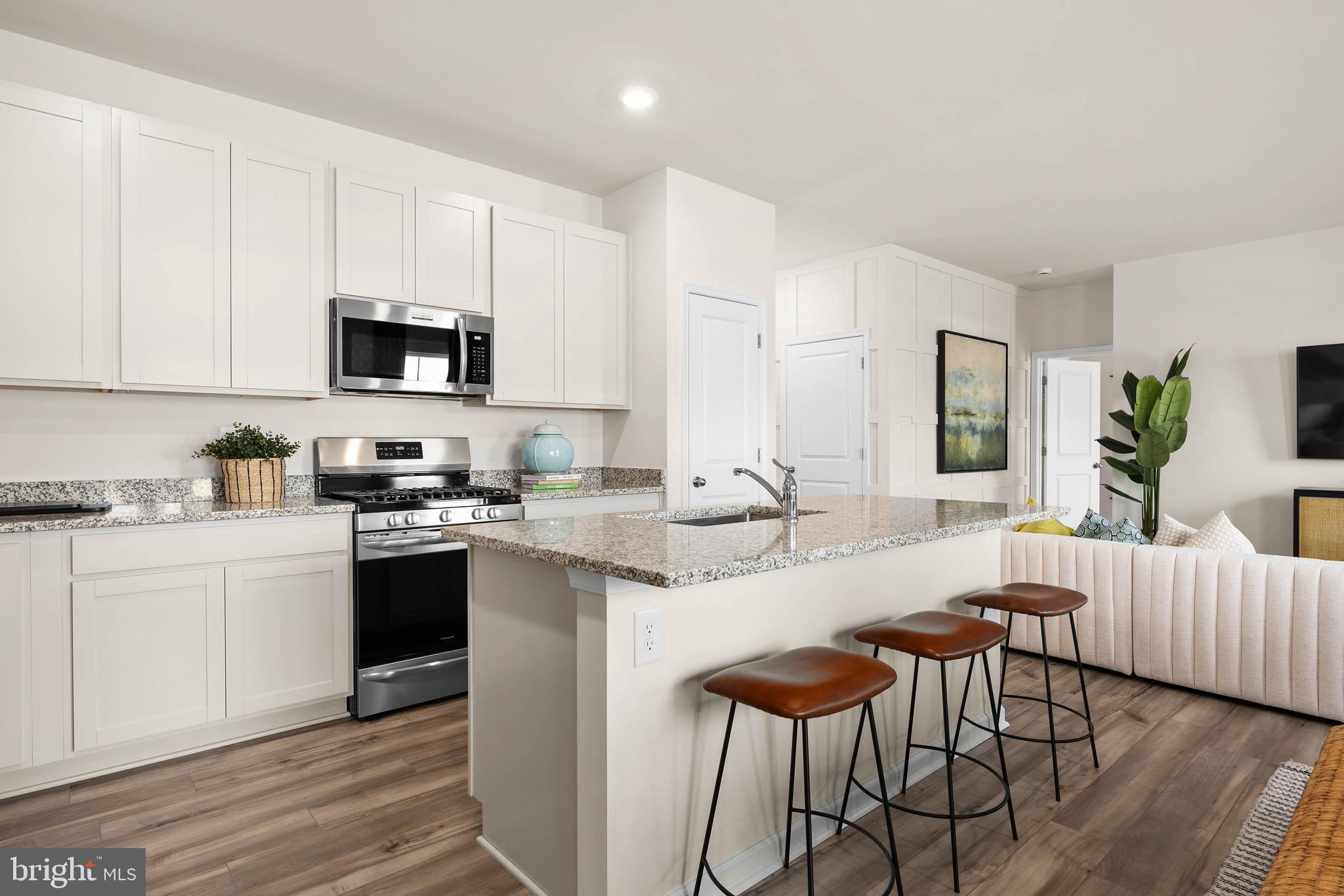 PELICAN POINT - Residential