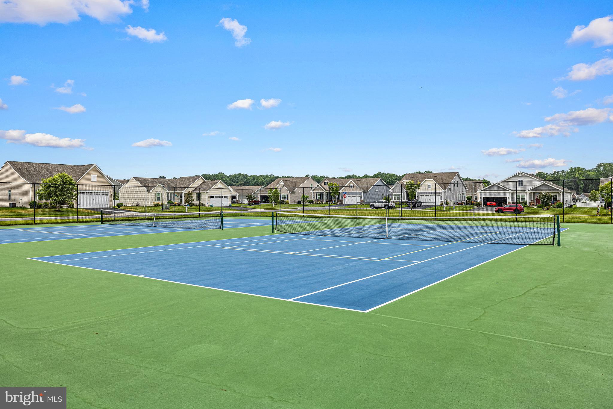 PELICAN POINT - Residential