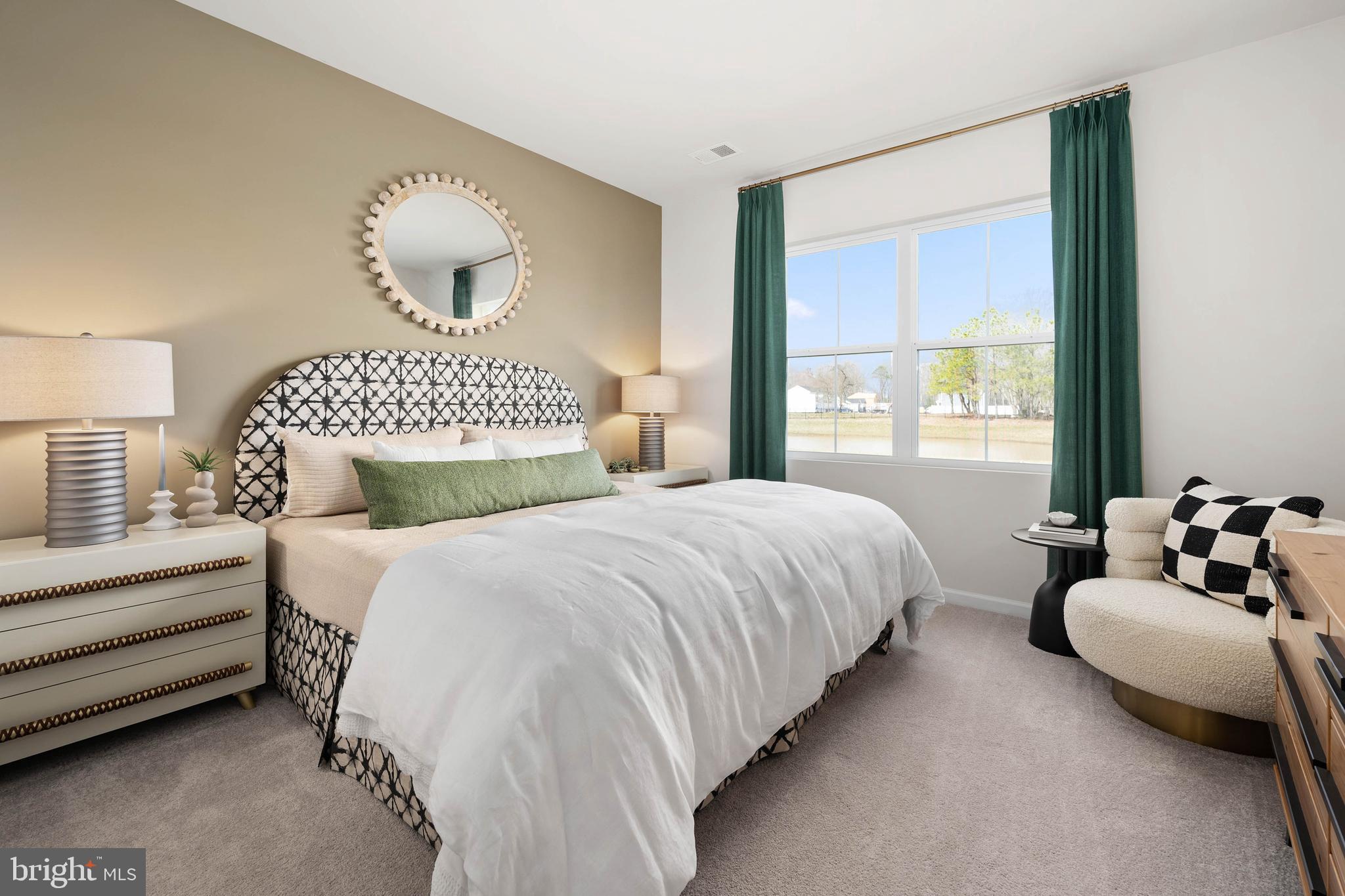 PELICAN POINT - Residential