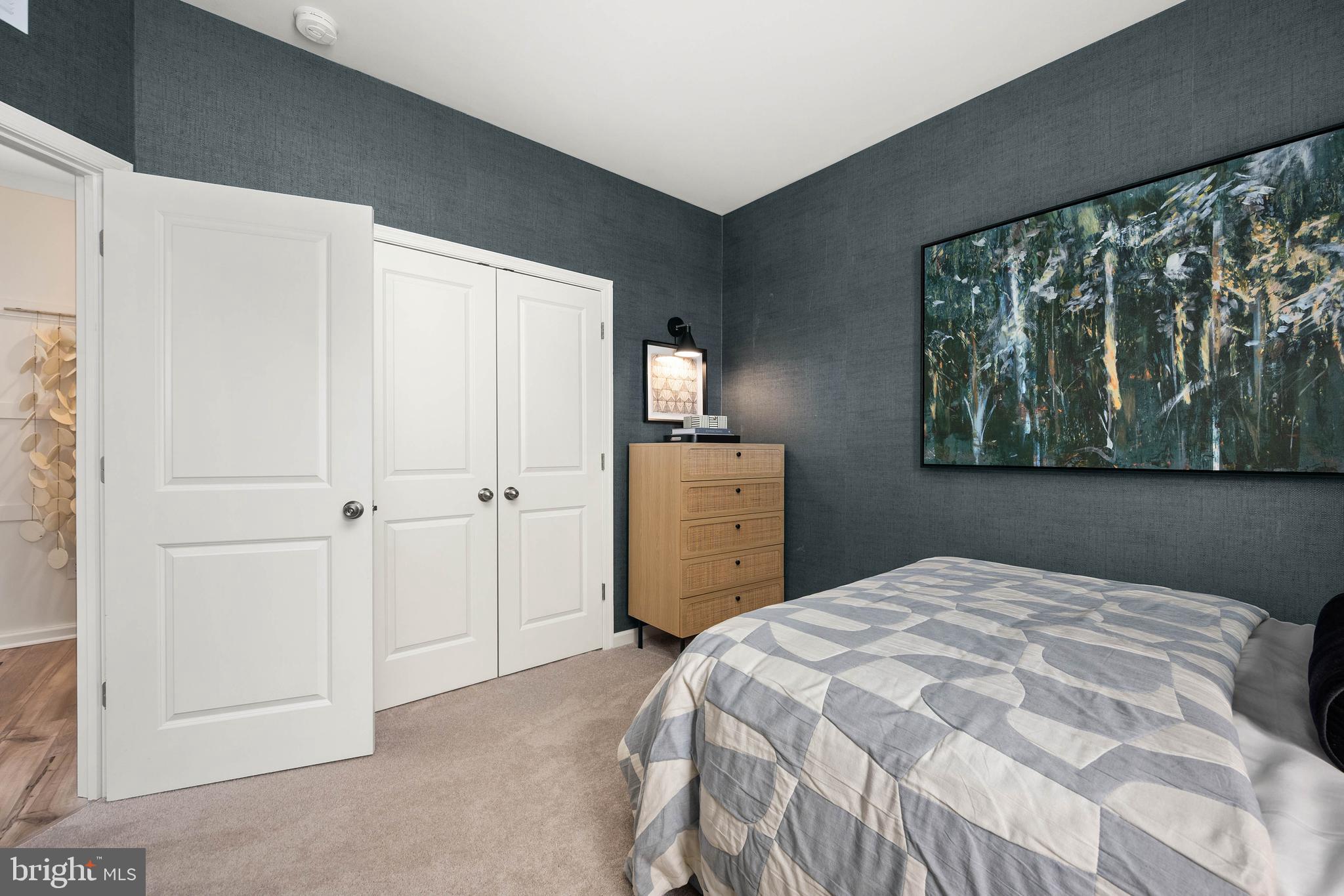 PELICAN POINT - Residential