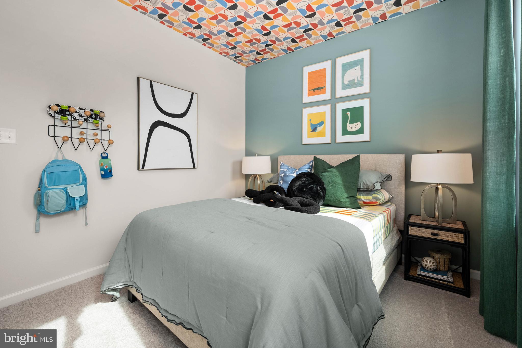 PELICAN POINT - Residential