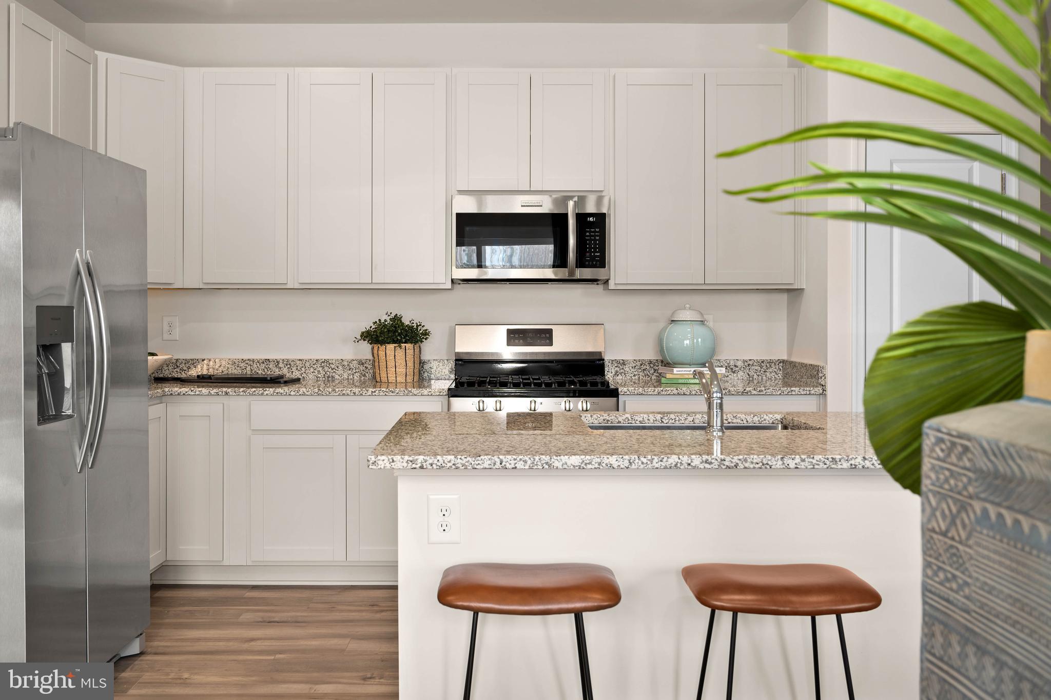 PELICAN POINT - Residential