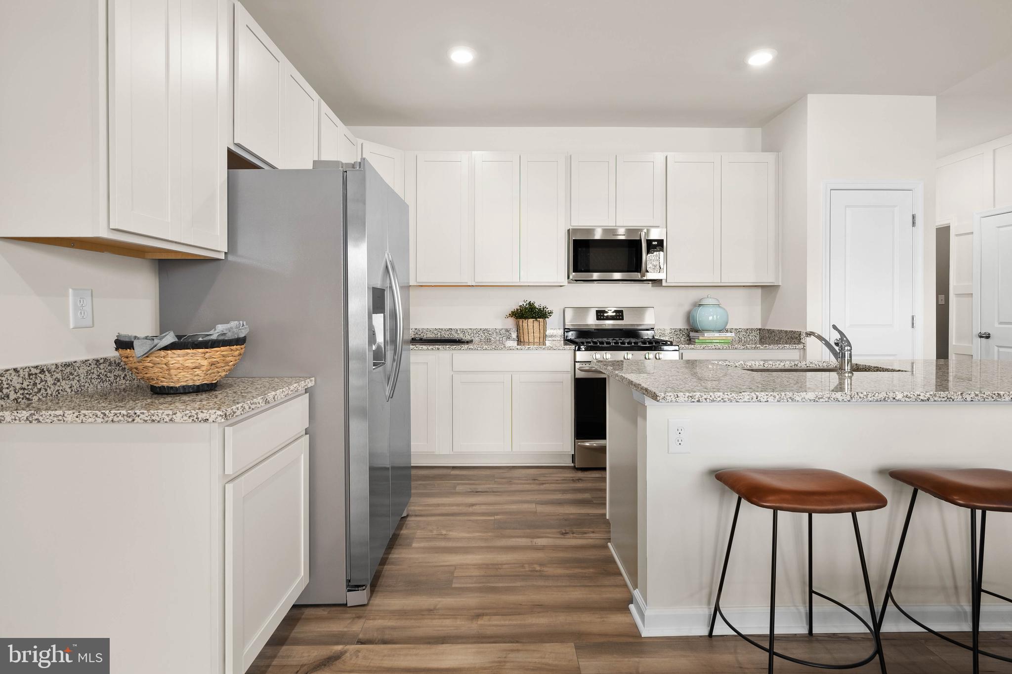 PELICAN POINT - Residential