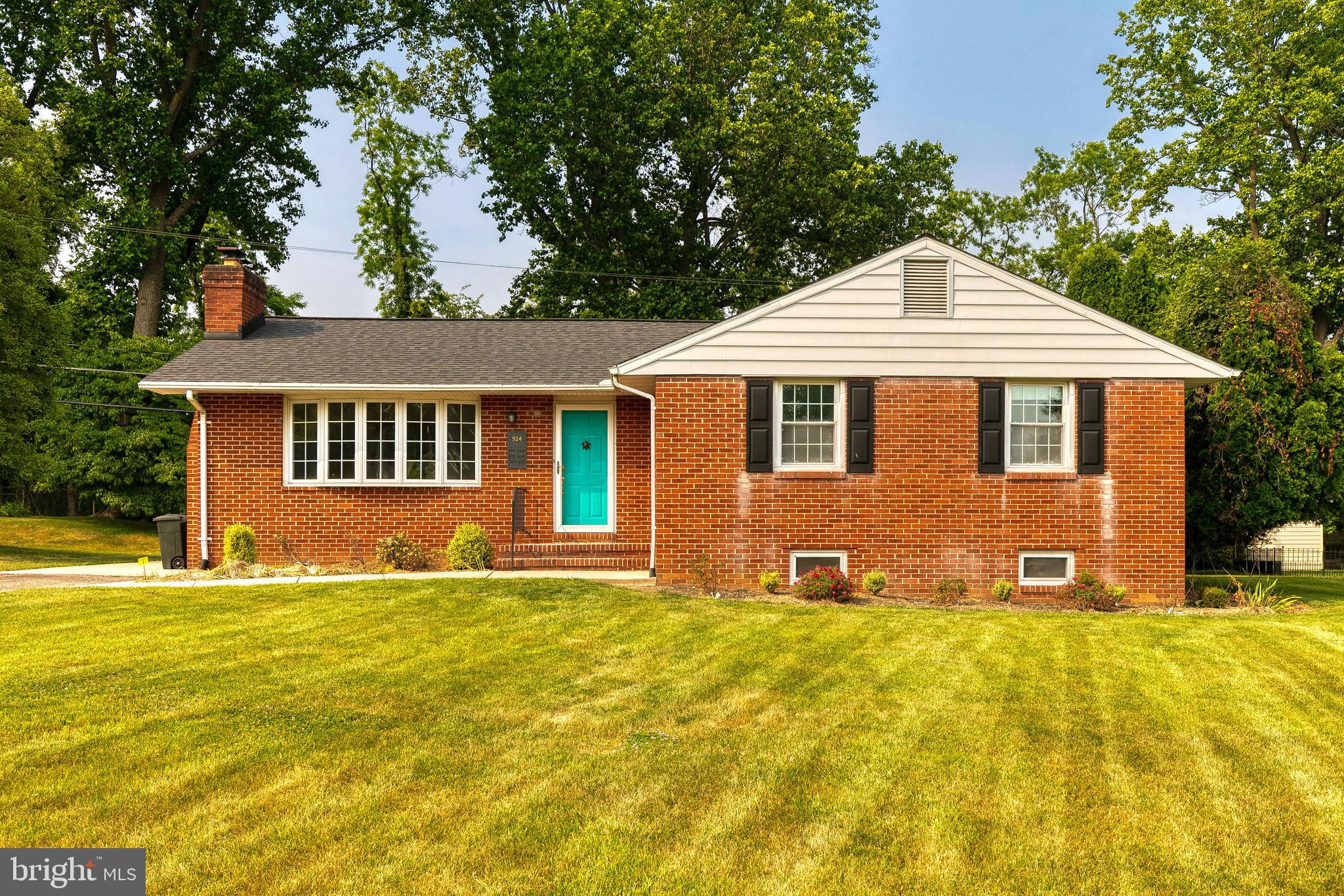 CROMWELL VALLEY - Residential Lease